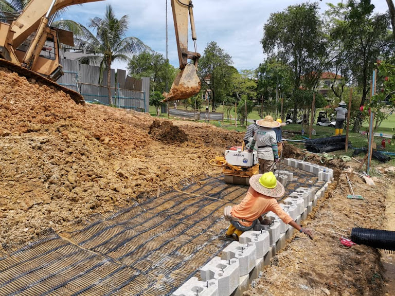 Keystone retaining wall